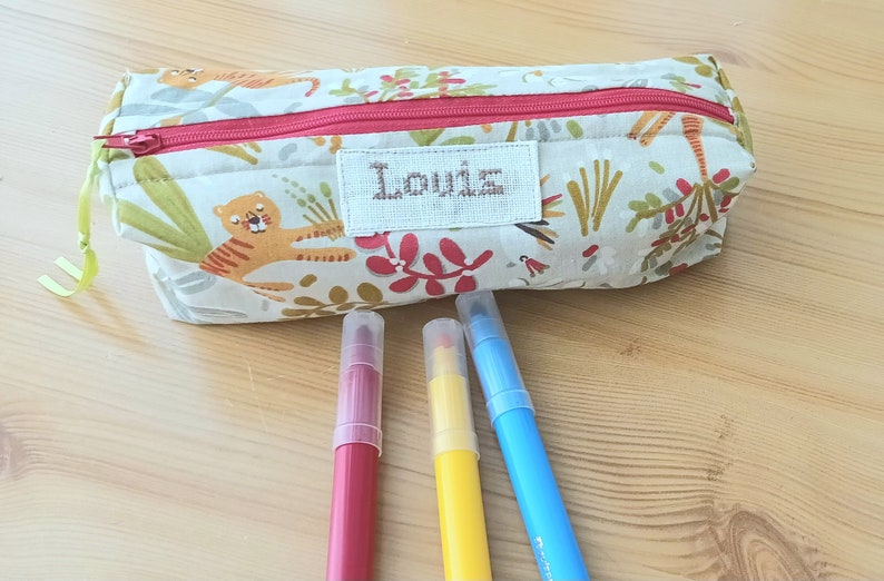 Trousse enfant personnalisable ,pochette personnalisable ,rangement enfant trousse d'école. image 1