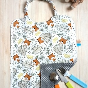 テーブルナプキン、伸縮性、カスタマイズ可能、水筒ナプキン、子供用ナプキン、ファーストネーム刺繍、タイガー生地付き。