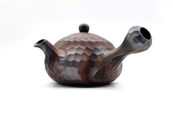 Japanese Kyusu Teapot by Mori Iroku IV  - Yohen Finish, Diamond-Cut Banko-yaki tea pot - 320ml