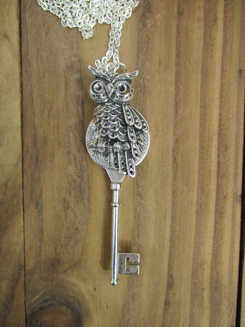 Intuition Necklace Owl Skeleton Key Necklace Owl Animal Totem Gothic Fashion Steampunk Jewellery Owl Charm Necklace Owl and Moon
