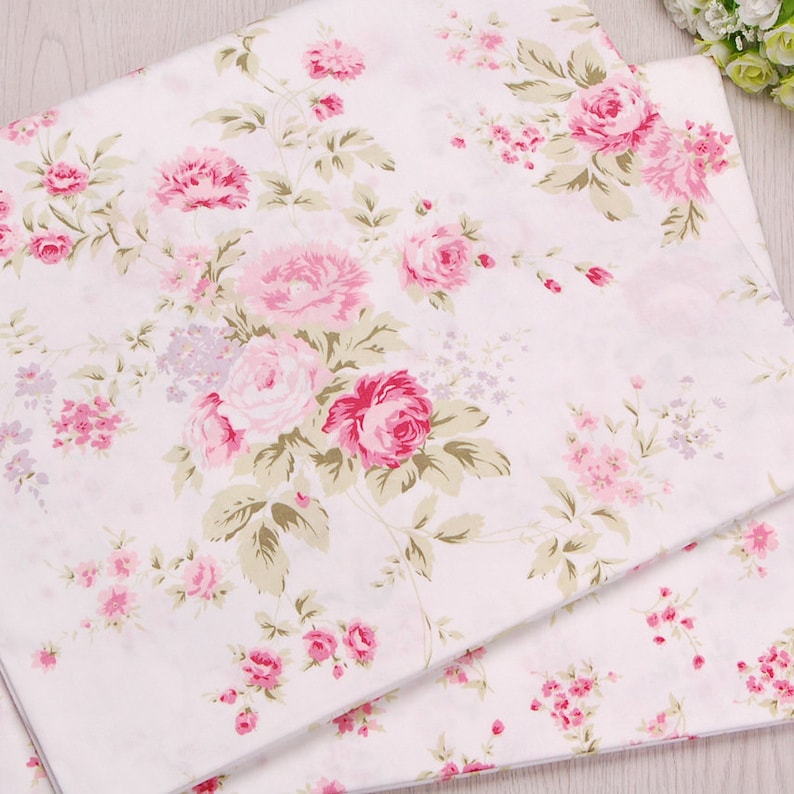 Floral Fabric 100/% Cotton Roses Material By The Metre Vintage Pink Blue Crafts