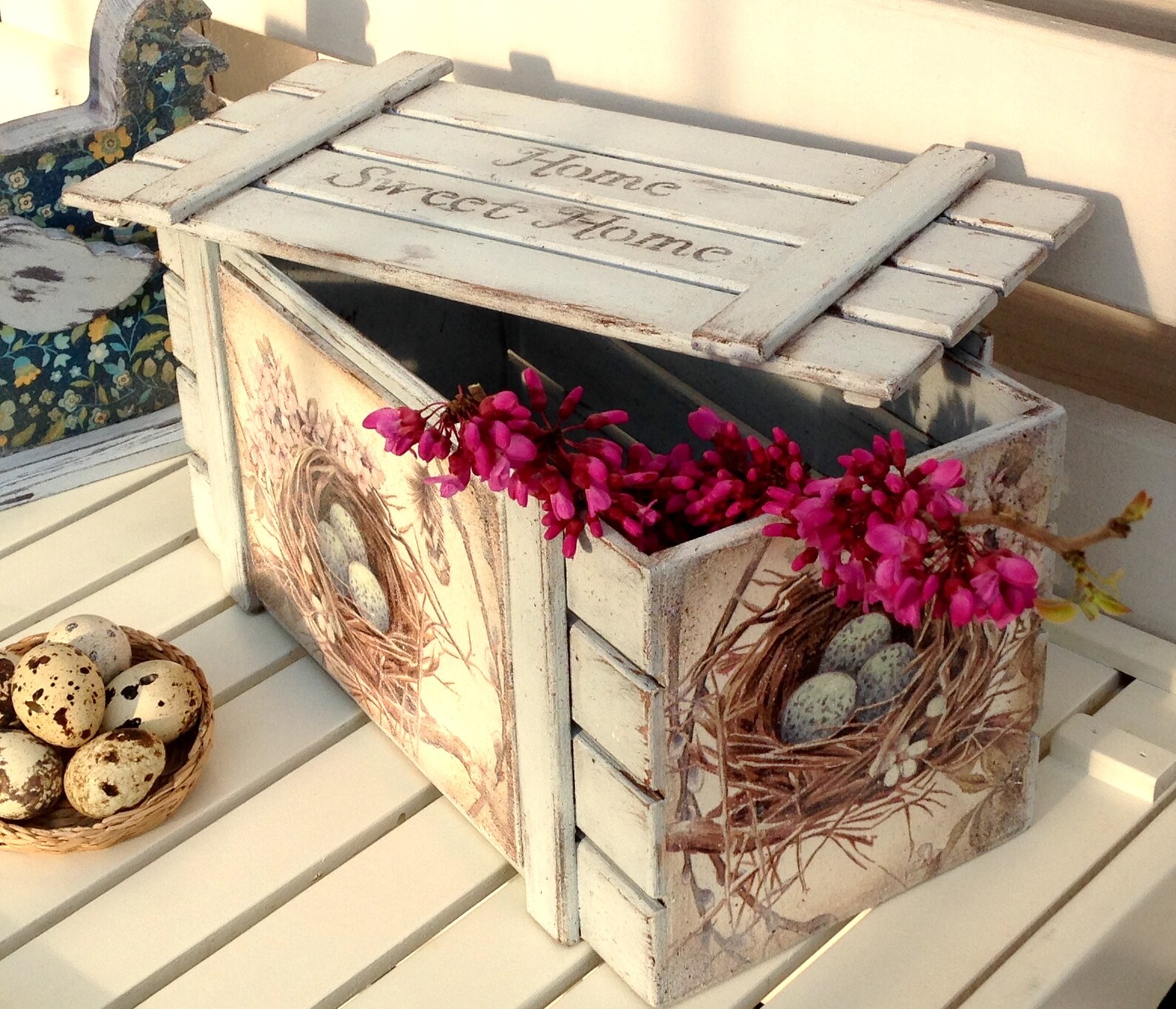 Keeping box