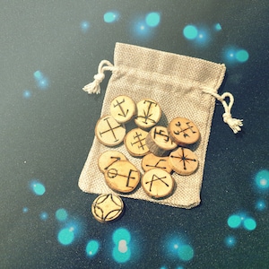 Runes Magiques de Divination Sorcière