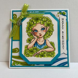 Carte de joyeux anniversaire, carte d'anniversaire de mars, carte d'anniversaire de trèfle à quatre feuilles, carte d'anniversaire de femme de mars, carte d'anniversaire de Saint-Patrick