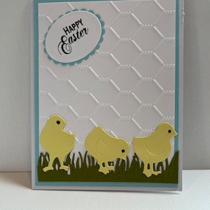 Carte de joyeuses Pâques, carte de poussins de Pâques, carte de poussins de Pâques 3D, carte de poussins de Pâques dans l'herbe, carte vierge à l'intérieur
