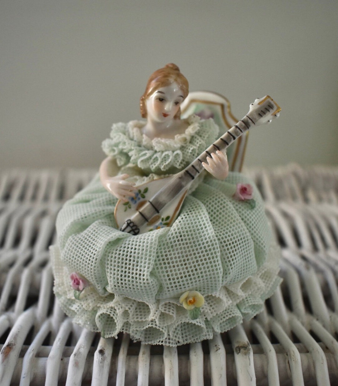 Dresden Mueller Volkstedt Irish Lace Dresden Musical Lady Figurine