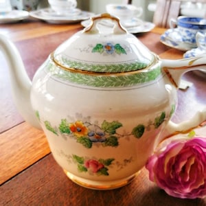 Stunning Staffordshire China Tea Pot, Chintz Tea Pot