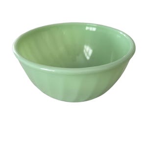 Vintage Fireking Jadeite Swirl Bowl - 1950s Green Milk Glass