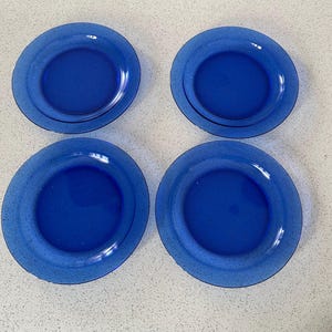 Set of 4 Arcoroc France Cobalt Blue Plates 9 3/8”, Vintage Glass Plates, Blue Glass Plates