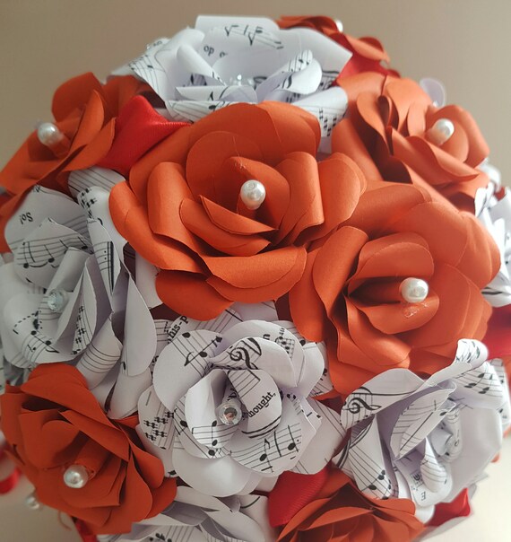 Bouquet De Mariée Fleur Papier Feuille De Chanson Et Roses Colorées Chanson Personnalisée Et Couleurs Fleurs De Mariage Alternatif