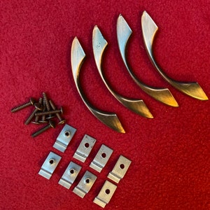 Vintage Drawer Pulls/Cabinet Knobs, with Hardware (all 4 for the price!)