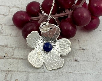 Sterling Silver Flower pendant with Lapis center