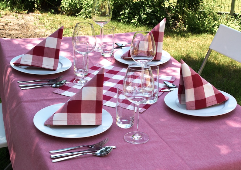 Red tablecloth 160 x 130 cm