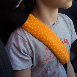 Red seat belt cover - .de