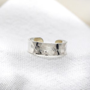 Sterling Silver Toe Rings For Women - Simple Hammered Toe Ring