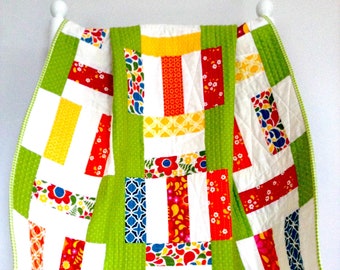 pdf baby quilt pattern..quick and easy..jelly roll/ fat quarters/ scraps..modern quilt..lap quilt pattern..And The Green Grass Grows