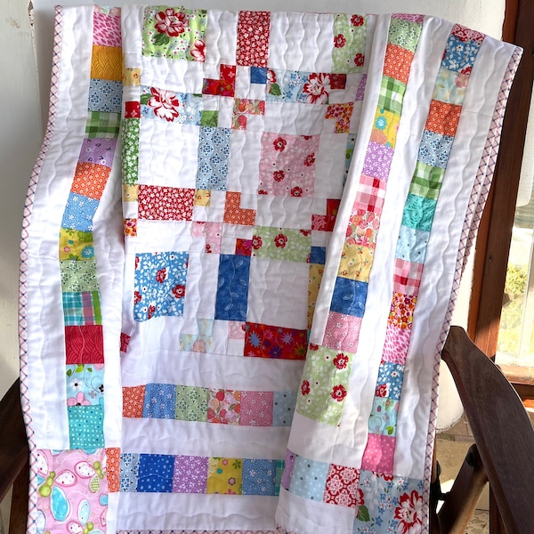 pdf. 3 sizes quilt pattern..car seat/stroller quilt..baby quilt..kids quilt/sofa throw..Ring Around the Rosie..easy quilt pattern..modern