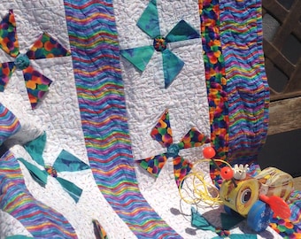 pdf baby quilt pattern...folded triangles...3D Pinwheels...4 fabrics quilt...quick and easy...modern quilt