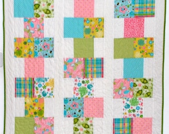 pdf baby quilt pattern...quick and easy...Hopscotch... charm pack or fat quarters or scraps...modern quilt