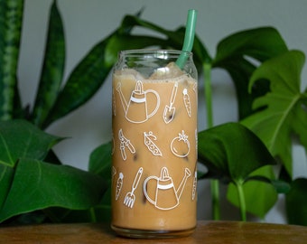 Garden Pattern Glass: 20 oz Beer Can Glass, Gardener Gift