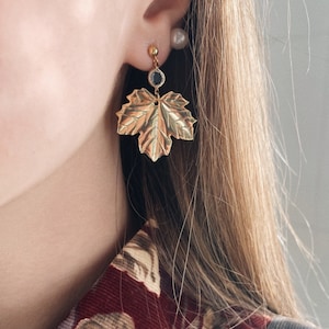 Vintage gold metal leaf earrings, NOS earrings, gold dangle leaf earrings with crystal, gold leaf drop earrings, boho 30th birthday for her.