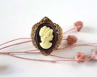 UNUSED 70s Vintage cameo ring, old gold brass filigree Antique style cameo ring, adjustable classic cameo ring vintage, minimum US size 5.5