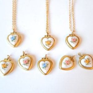 Vintage tiny heart locket choker necklace, tiny heart pendant locket, gold locket necklace  foto, Valentine's gift, sentimental gift.