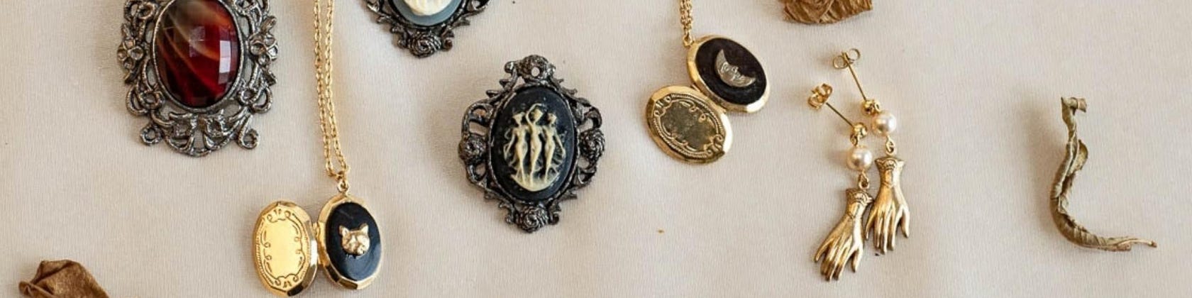 VintageJewelsbyLulu - Etsy