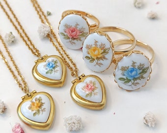 Anello vintage in porcellana con rosa, anello cammeo a forma di fiore anni '70 MAI USATO, anello regolabile oro/argento, anello con rosa blu/gialla in stile cottagecore