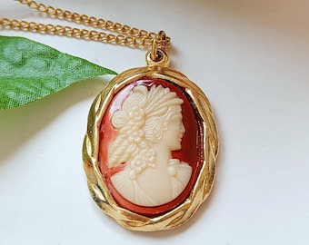 60s gold cameo necklace, 60s crystal Goddess cameo necklace, gold plated chain Flora / Demeter cameo necklace (1.8x2mm).