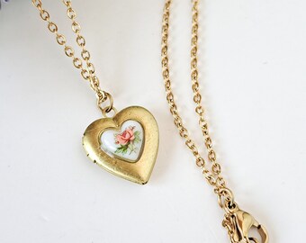 Collier médaillon coeur minuscule, collier coeur en porcelaine, collier médaillon coeur en or, petit collier médaillon en or pour photo, collier médaillon rose.