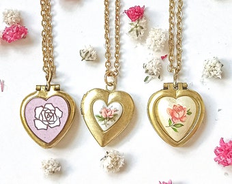 Gold heart locket necklace, tiny vintage heart necklace, heart locket necklace, small gold locket necklace for foto, rose locket necklace.