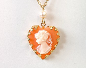 Vintage heart cameo necklace with pearl, Victorian style cameo necklace, gold plated chain lady picture necklace, heart charm necklace.