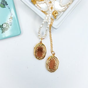 Vintage locket baroque pearl necklace, 80s Victorian style gold photo locket, gold locket necklace for photo, love themed locket with heart. image 4