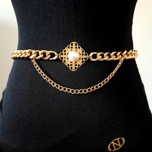 UNUSED 90s gold chain belt with pearl, adjustable chunky chain gold metal belt, filigree hips chain belt, aluminium gold tone metal belt.