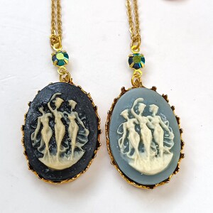 Collier camée Three Graces, collier pendentif camée japonais VINTAGE INUTILISÉ, collier camée victorien, collier camée noir/bleu 3 dames. image 7