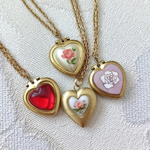Gold heart locket necklace, tiny vintage heart necklace, heart locket necklace, small gold locket necklace for foto, rose locket necklace.