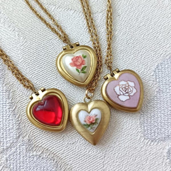 Gold heart locket necklace, tiny vintage heart necklace, heart locket necklace, small gold locket necklace for foto, rose locket necklace.