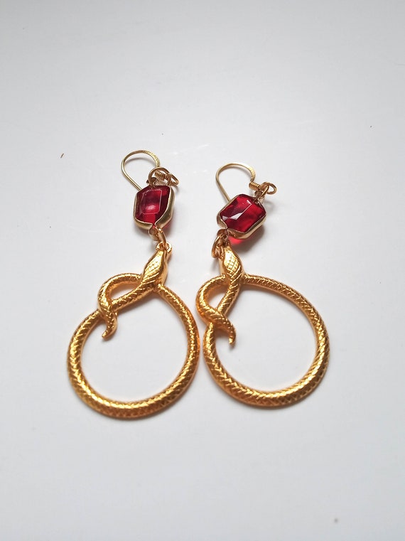 Embossed Earrings Gold Tone Statement Earrings Secretary Earrings 90s Earrings Circle Geo Earrings Doorknocker Earrings