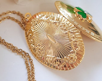 Large locket necklace, gold locket for photo, gold plated clover locket, st Patrick's Day shamrock photo locket, VTG oval locket necklace