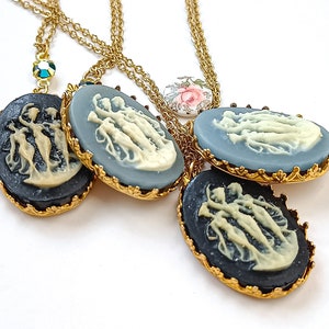 Drei Grazien Kamee Halskette, UNBENUTZTE VINTAGE Japanische Kamee Anhänger Halskette, Viktorianische Kamee Halskette, 3 Damen schwarz/blau Kamee Halskette.