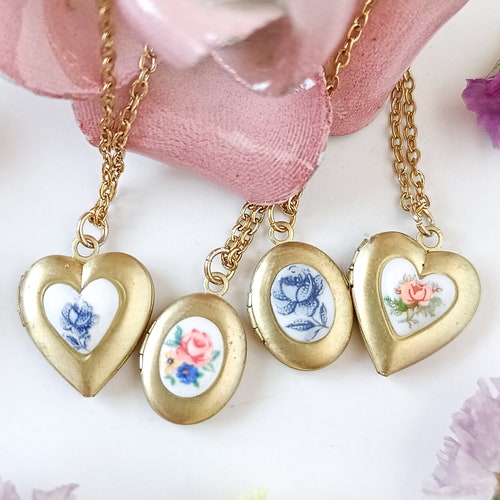 Collier médaillon petit cœur, collier cœur en porcelaine, collier médaillon cœur en or, petit collier médaillon en or pour photo, collier médaillon rose.