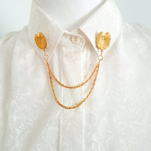 Vintage leaf collar pins chain, waterlilly brass collar pins chain, leaf collar chain, gold collar pin, cloak brooch, vintage gift.