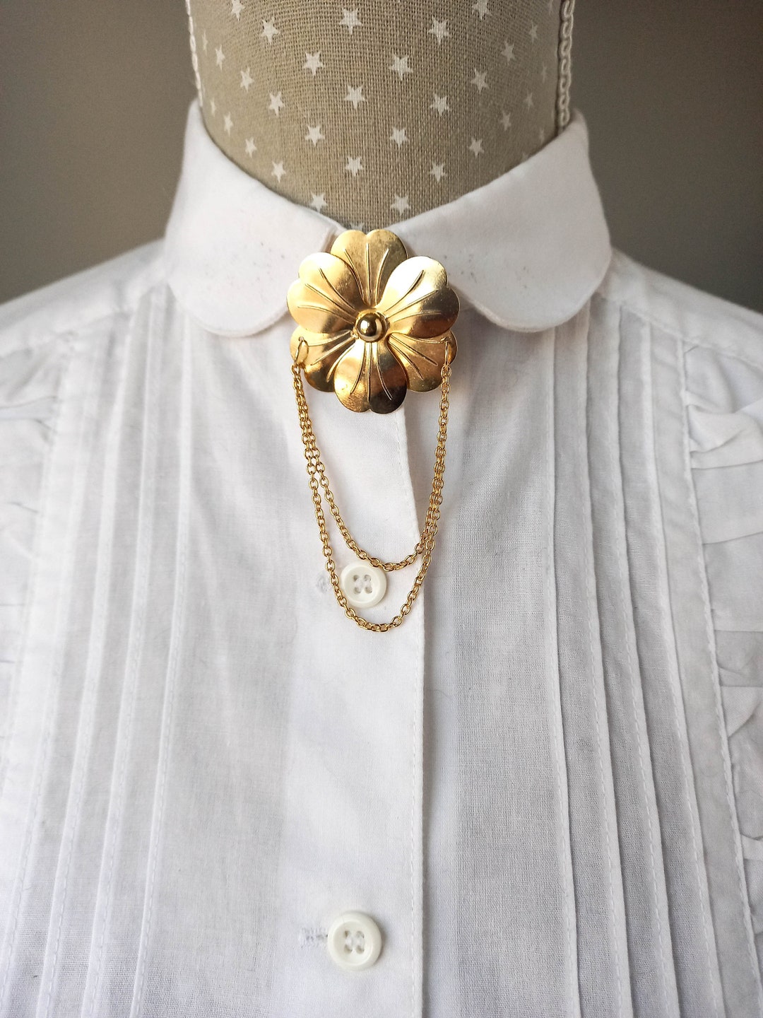 * vintage brooch ୨୧ *✵ ヴィンテージ ブローチ (f) UNUSED Vintage Gold Metal Flower Brooch, Brass Brooch With