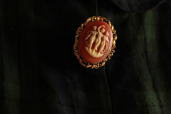 1024 3Graces Cameo Brooch main image 0