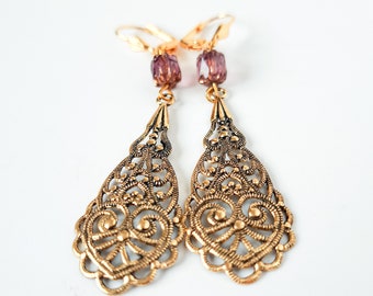 boucles d’oreilles boho victoriennes vintage, boucles d’oreilles en forme de larme en filigrane en laiton, boucles d’oreilles antiques de style victorien, boucles d’oreilles en forme de larme en vieil or.