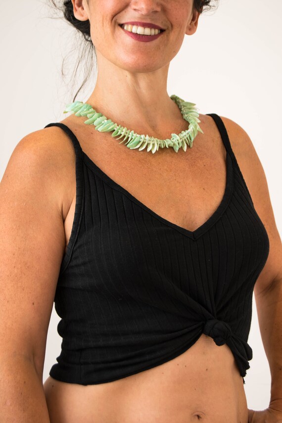 Green Vintage seashell necklace, sea shell choker,