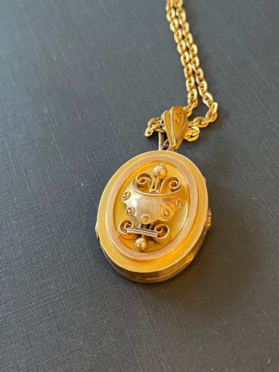 Rolled Gold Locket Gilt Chain Antique - image 2