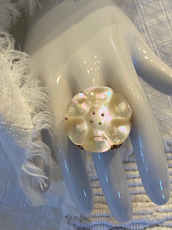 10K Antique Gold Wire Button Ring MOP - image 7