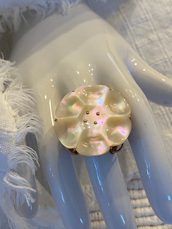 10K Antique Gold Wire Button Ring MOP - image 4